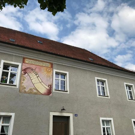 65Qm Wohnung Klosterblick Im Historischen Pfarrhaus Pielenhofen Exteriér fotografie